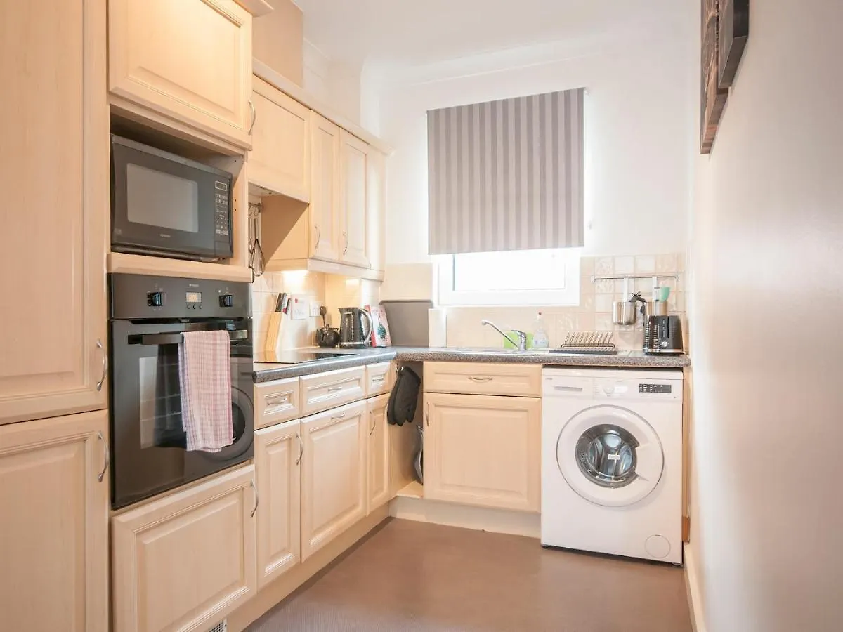Modern 2 Bedroom Apartment Next To Bay With Parking Cardiff United Kingdom