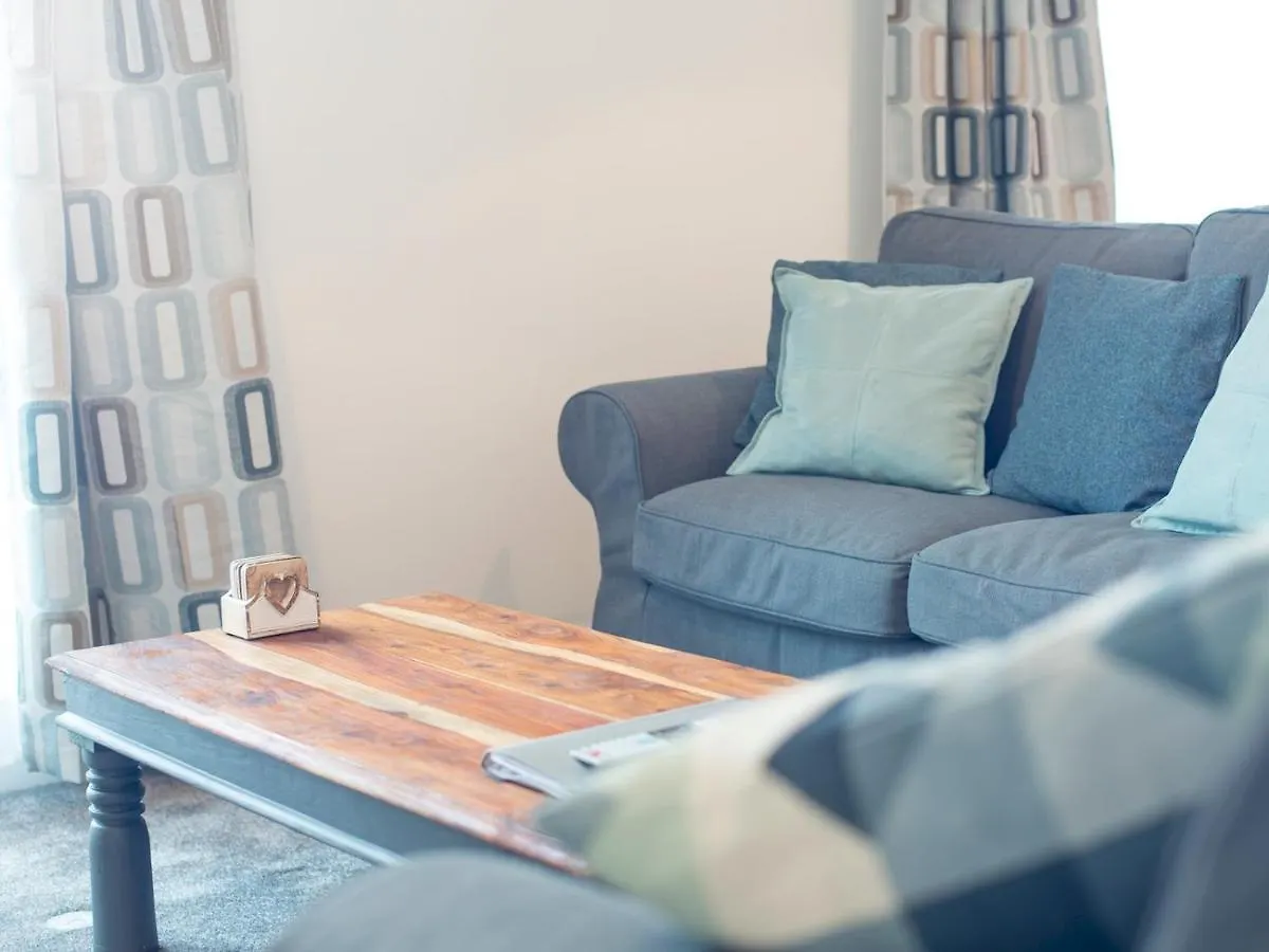 Modern 2 Bedroom Apartment Next To Bay With Parking Cardiff
