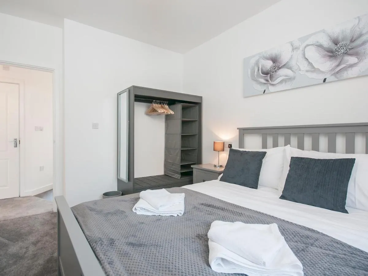 Modern 2 Bedroom Apartment Next To Bay With Parking Cardiff 0*,  United Kingdom